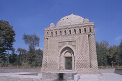 イスマイ－ル・サマニ廟（9世紀）