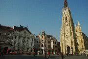 ノヴィ・サド旧市街のスロヴォダ広場とカトリック大聖堂