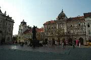 ノヴィ・サド旧市街のスロヴォダ広場