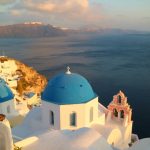ギリシャ国旗の青と白が映えるギリシャのザキントス島・サントリーニ島へ